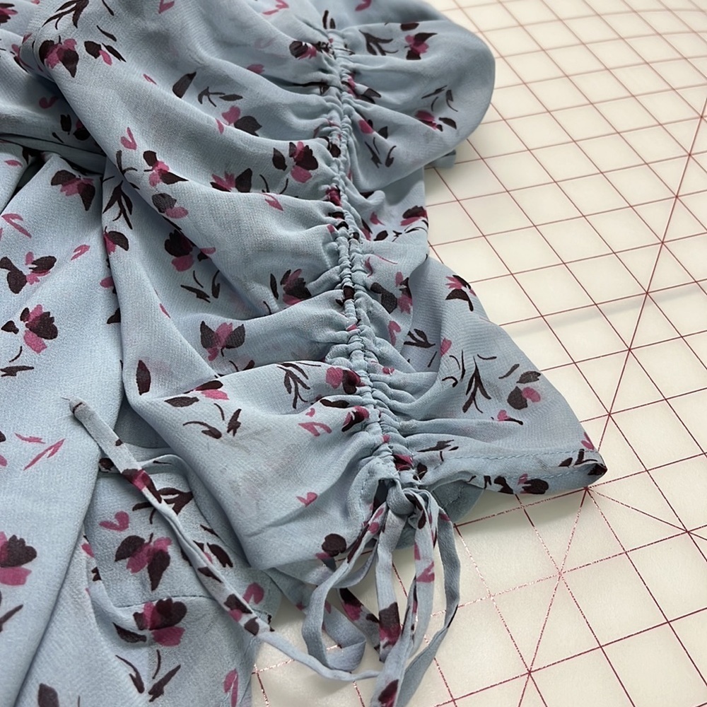 WAYF NWT Larissa Drawstring Ruffle Blue Floral Peekaboo Cut Out party Dress SZ M - Picture 9 of 14